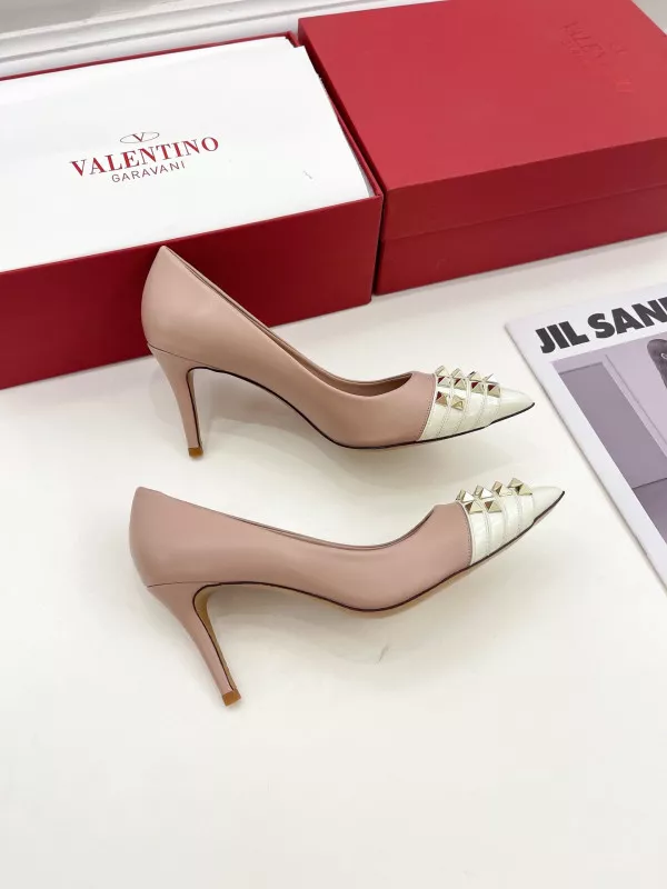 Repzbay REP VALENTINO ROCKSTUD ALCOVE KIDSKIN AND PATENT-LEATHER PUMP 0117