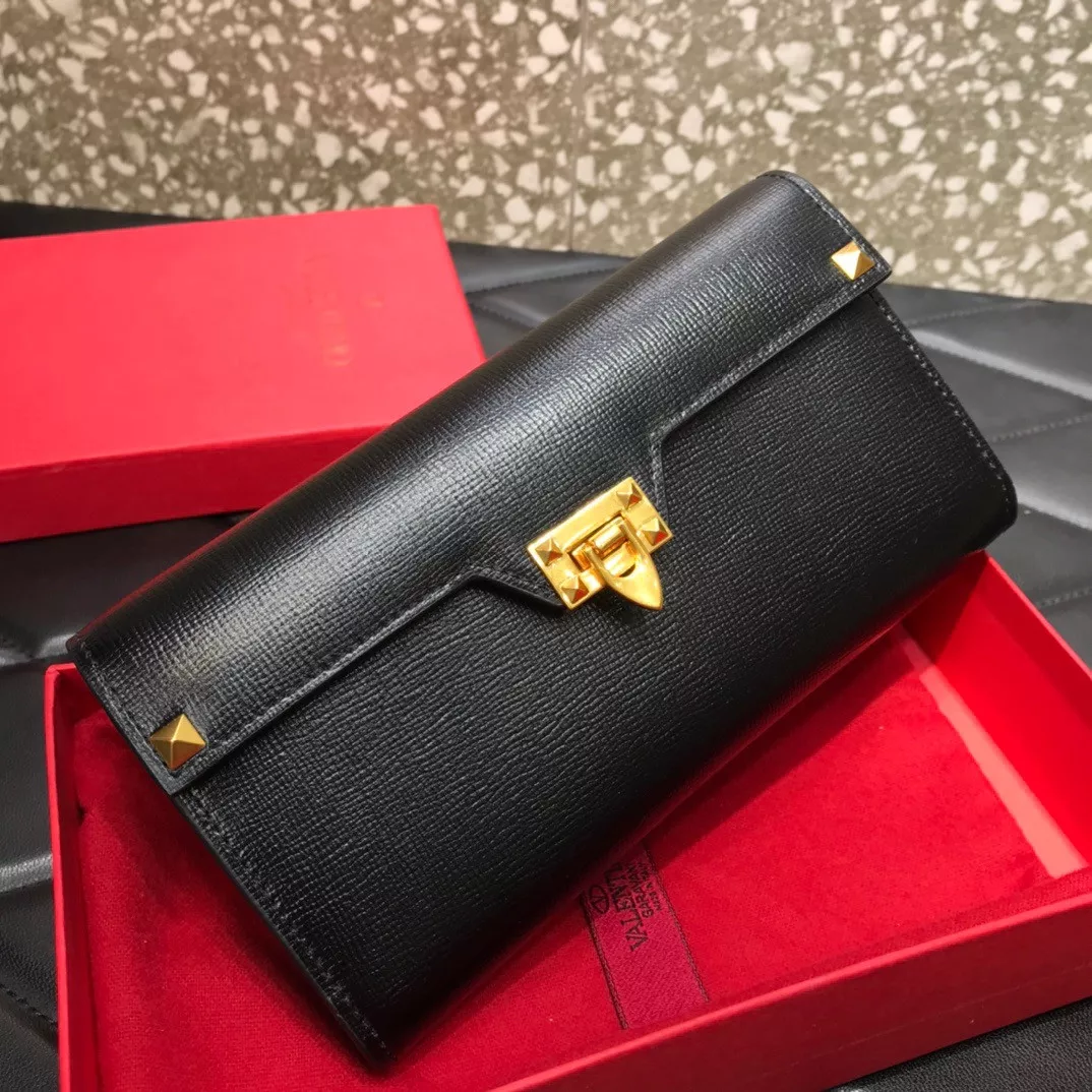 Rep ladies REP VALENTINO ROCKSTUD WALLET 0116