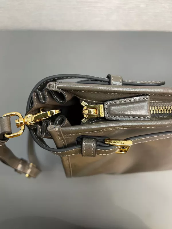 Repladies REP Prada Extra large leather handbag 0118