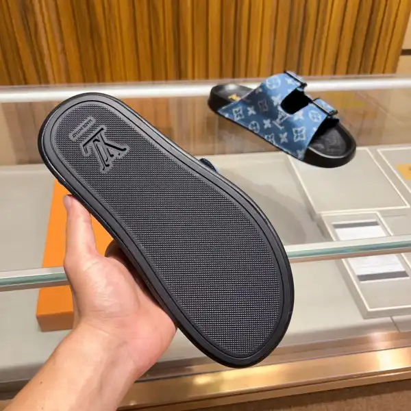 Repladies REP LOUIS VUITTON SLIPPERS 0201